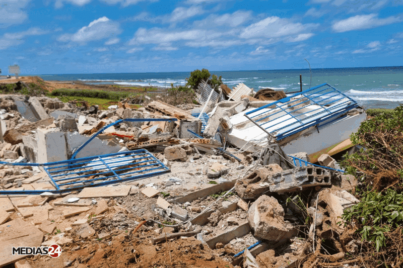Dar Bouazza : début de la libération du domaine public maritime, démolition de deux restaurants de luxe