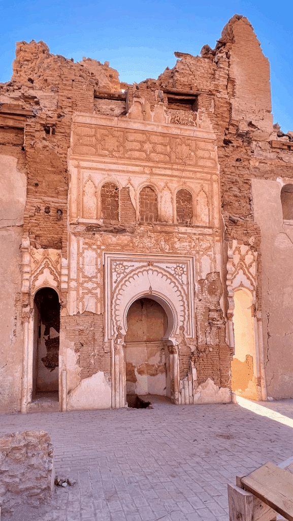 Faut-il vraiment reconstruire Tinmel ?