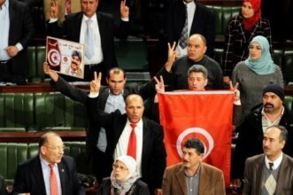 La Tunisie a un nouveau gouvernement formé et une nouvelle Constitution