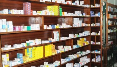Sévères critiques à l’encontre de la gestion publique des médicaments