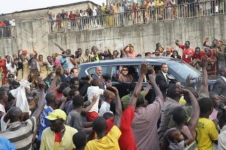 L'incroyable accueil populaire de Mohammed VI en Guinée