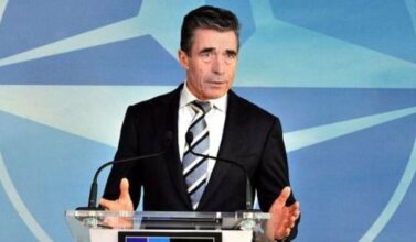 Ukraine: l’Otan accuse Moscou de «menacer la paix en Europe», le G8 en question