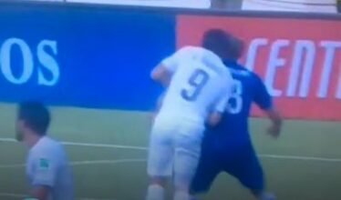 La morsure de Suarez rapporte 1.500 euros à un Suédois