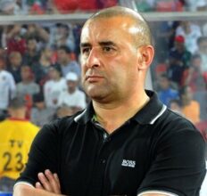 L'entraîneur du Raja, l'Algérien Abdelhak Benchikha, démis de ses fonctions