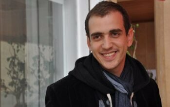 Momo, 30 ans et 500.000 fans sur FB