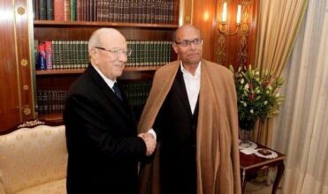 La photo du jour: la passation de pouvoir en Tunisie