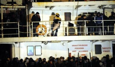 La marine italienne a pris le contrôle du cargo à la dérive