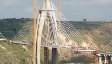 Le plus grand pont à haubans d’Afrique sera prêt à la fin de l’année 2015