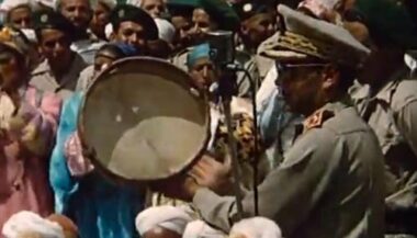 Hassan II danse l'Ahouach