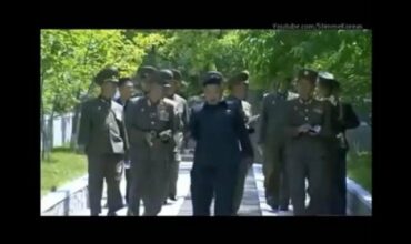 Vidéo-buzz: Kim Jong-un prend des bains de foule