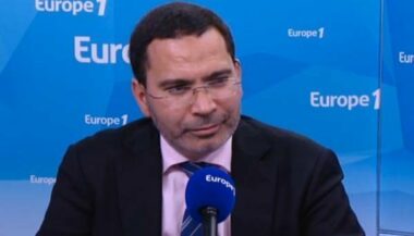 El Khalfi rencontre les journalistes français à Paris