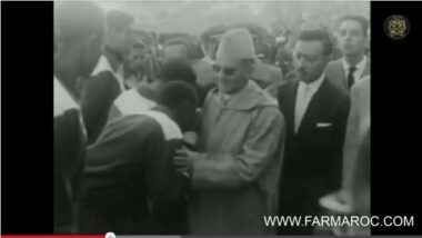1956: Mohammed V préside la finale de la coupe du Trône (vidéo)