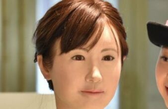 ChihiraAico, première hôtesse androïde