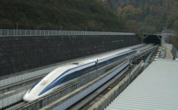 Un train japonais bat le record du monde de vitesse!