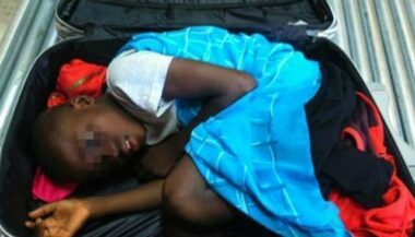 Une Marocaine tente de passer la frontière avec un enfant