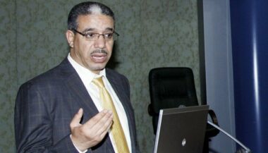 Rebbah suggère de réduire les investissements en infrastrctures au profit de la sécurité routière