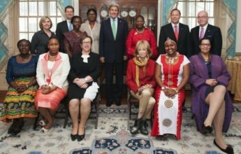 Asma Chaabi et Nouzha Squalli reçues par John Kerry