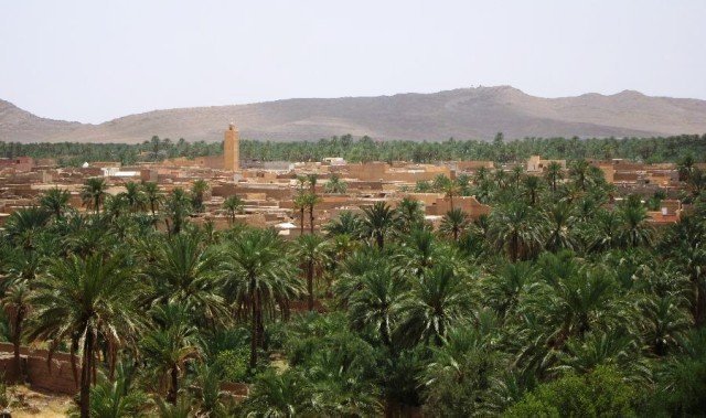 Oriental. Dans l’arrière-pays, vallées, plages et grottes préhistoriques