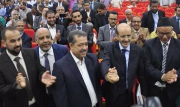 Recomposition du champ politique: vers la bipolarisation conservateurs-modernistes?