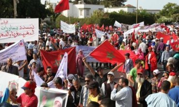Enorme mobilisation au sit-in de protestation devant l'ambassade de Suède à Rabat
