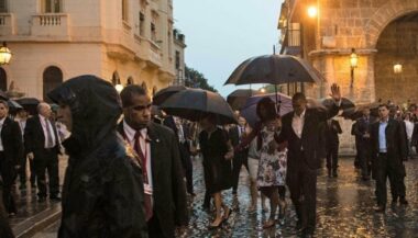 Obama entame une visite historique à Cuba