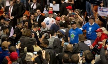Violences à Chicago autour d'un meeting de Donald Trump
