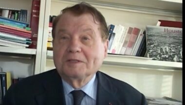 A Casa, le Pr Luc Montagnier explique ses nouvelles recherches