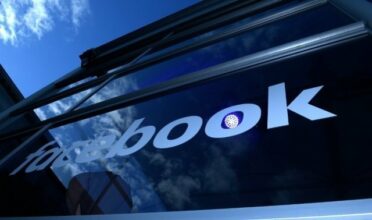 Facebook recule sur les publicités ciblées, mais devient une régie globale