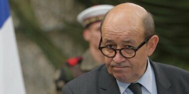 Jean-Yves Le Drian grand favori pour prendre la tête de l’IMA en mars