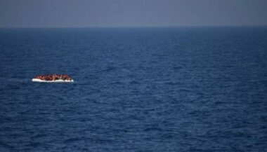 Migrants: 104 corps sur une plage en Libye