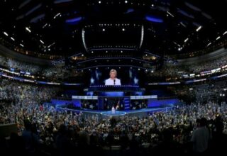 Hillary Clinton accepte l'investiture démocrate pour la présidentielle