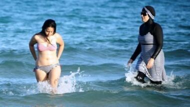 L'interdiction du burkini en France choque les pays anglo-saxons