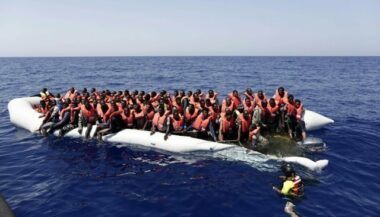 Environ 6.500 migrants secourus lundi au large de la Libye