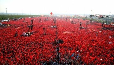 Manifestation géante à Istanbul: démonstration de force pour Erdogan