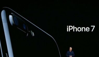 Apple rafraîchit son iPhone et abandonne le port traditionnel pour les écouteurs