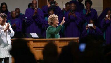 Etats-Unis: portée par les sondages, Hillary Clinton sillonne les Etats-clés