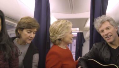 Hillary Clinton se prête au &ldquo;Mannequin challenge&rdquo;, le jour du vote