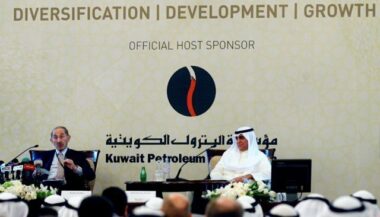 Pétrole: Koweït, Qatar et EAU confirment la réduction de leur production