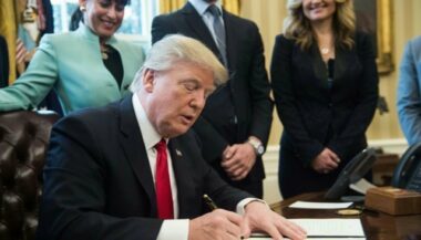 Le nouveau ministre intérimaire de la Justice appliquera le décret de Trump
