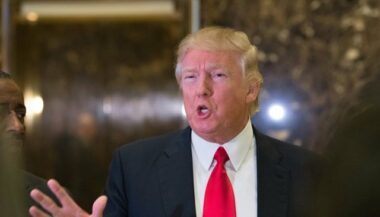 Trump s'attaque à l'immigration et au mur avec le Mexique