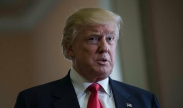Les Etats-Unis rouvrent leurs frontières aux immigrants, Trump fulmine