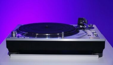 En France, le retour réussi des mythiques platines vinyle Technics