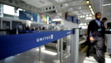United Airlines conclut un accord avec le passager expulsé