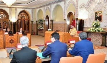 Le Roi ordonne des enquêtes sur les projets d'Al Hoceima