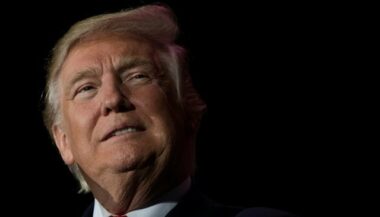 Etats-Unis: entrée en vigueur du décret anti-immigration de Trump