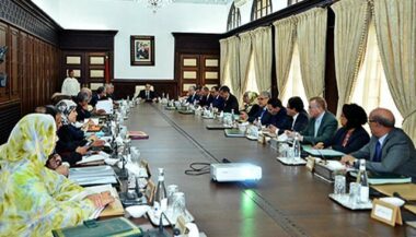 Une nouvelle hypothèse: basculer vers la flexibilité des changes sans annonce préalable