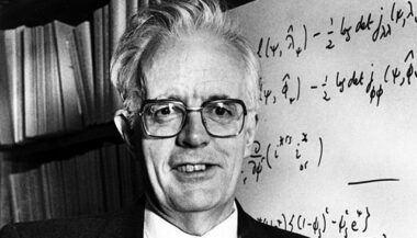 David Cox reçoit le prix international de statistiques à Marrakech