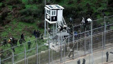 Le Maroc et l'Espagne empêchent environ 300 migrants de forcer la frontière à Sebta