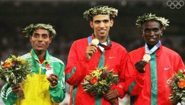Exclusif: revivez la double médaille d'or d'El Guerrouj, avec le commentaire de Aziz Daouda