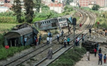 Accident de train en Egypte: six secouristes sanctionnés pour des selfies